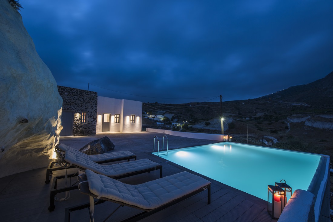 Click to enlarge image Luxury_Santorini_Villas_Narcissus_102.jpg